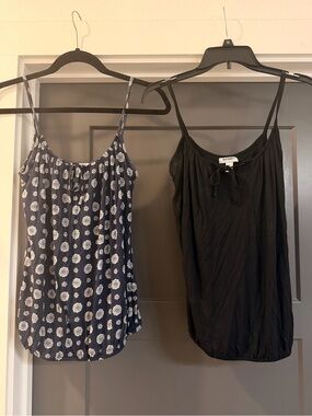 Bundle Of Two Old Navy Tie-Front Flowy Tank Tops Size XS